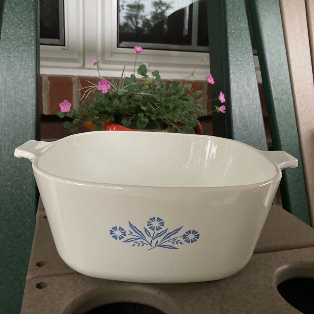 Vintage Corning Ware 2.5 Quart Blue Cornflower - Picture 1 of 6
